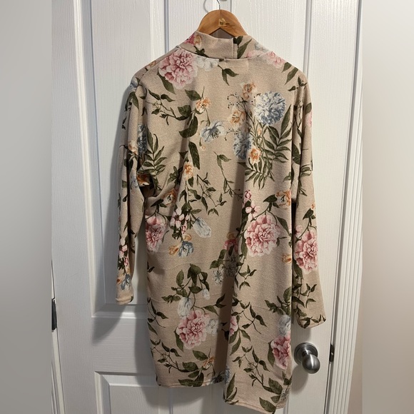 NWOT Great alternative to a bath robe! - Picture 2 of 2